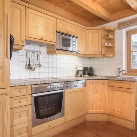 Schoeneben Waldkrone * Wald im Pinzgau