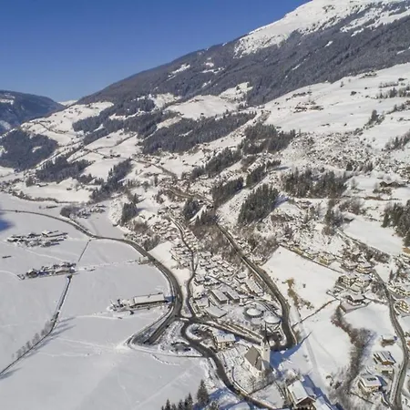 Schoeneben Waldkrone Holiday home Wald im Pinzgau