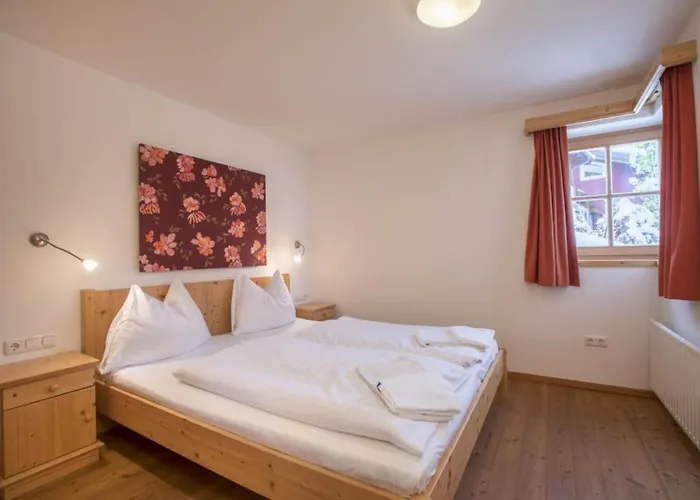 Schoeneben Waldkrone * Wald im Pinzgau