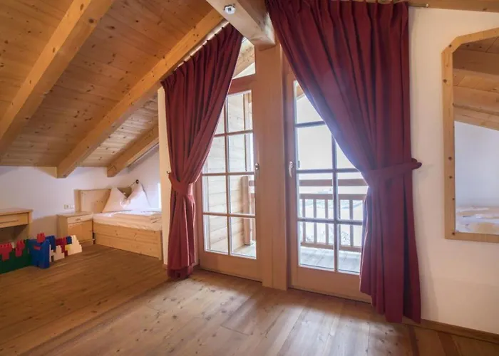 Vakantiehuis Schoeneben Waldkrone Wald im Pinzgau