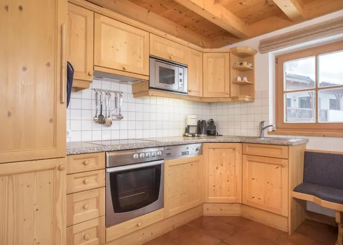 Schoeneben Waldkrone * Wald im Pinzgau